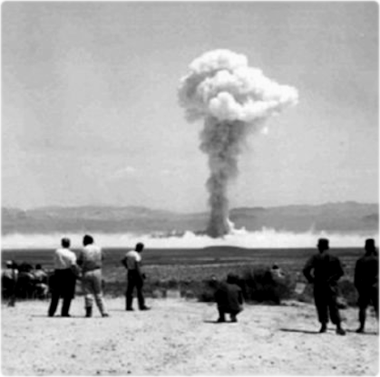 febbraio, la bomba francese Gerboise Bleue, a Reggane